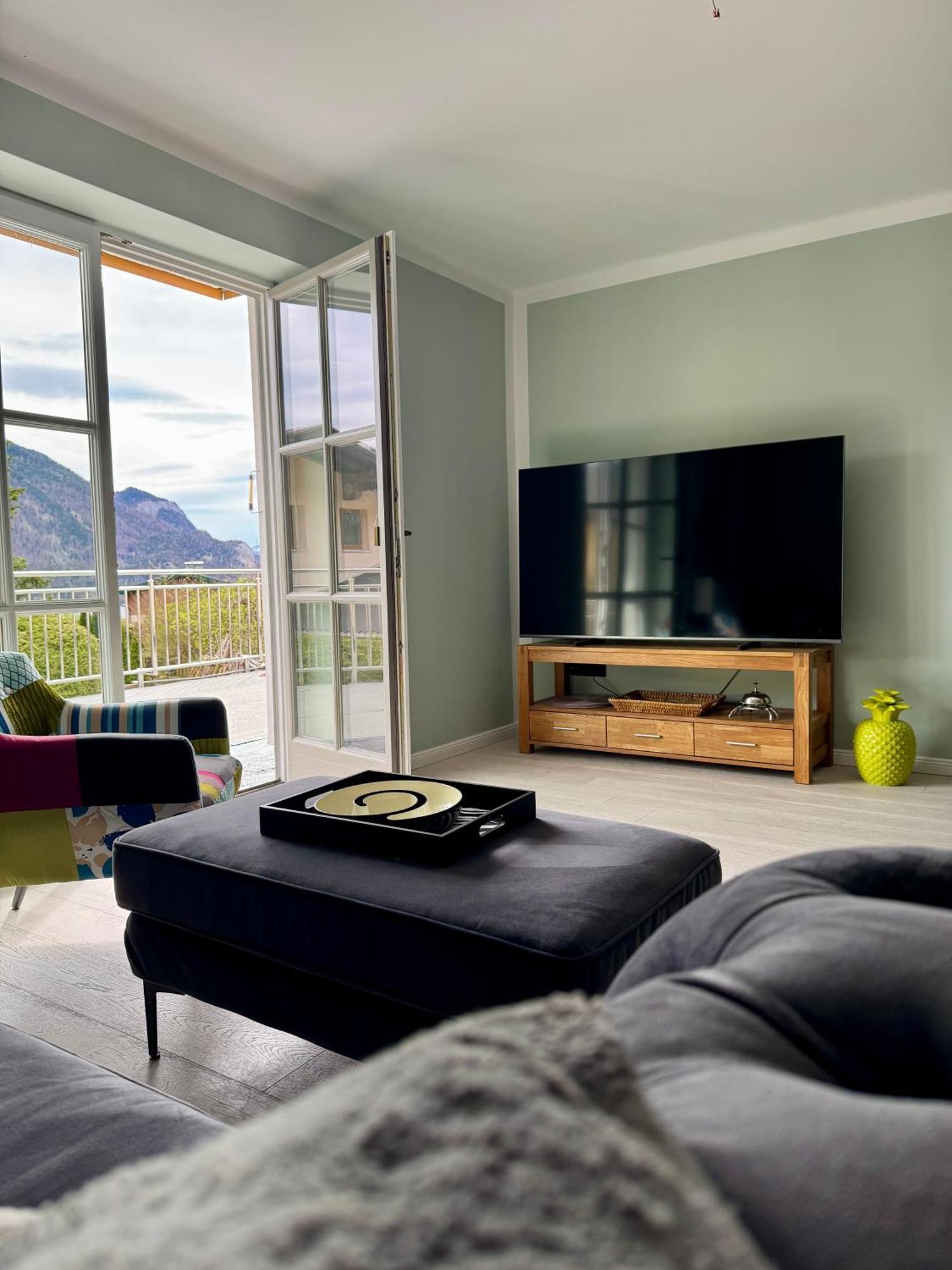 Liva Living, Mit Berg- Und Seeblick, Grosse Terrassen *